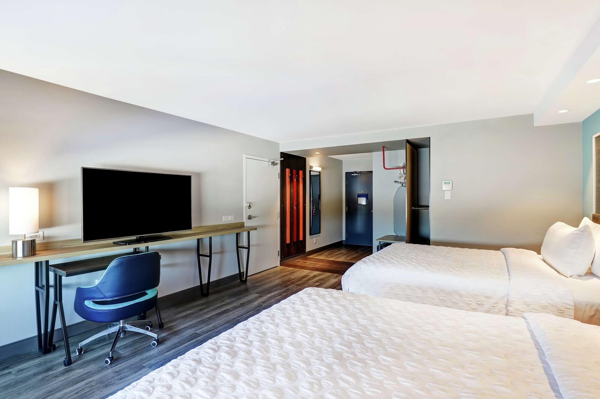 Tru By Hilton Edmonton Windermere Eksteriør bilde